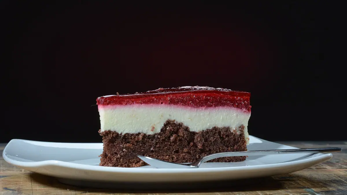 Cake Box – eggless cake shop in Bridgend town centre